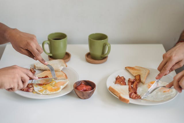 Bacon and Egg Breakfast Cups - topcrazydeal.com